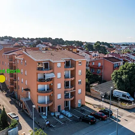 Borik Apartman Zára